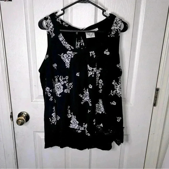 Jaretchung 1X Black Floral Tank Top Lace Hem Tie at Back Neck Keyhole  Cute - Picture 1 of 6